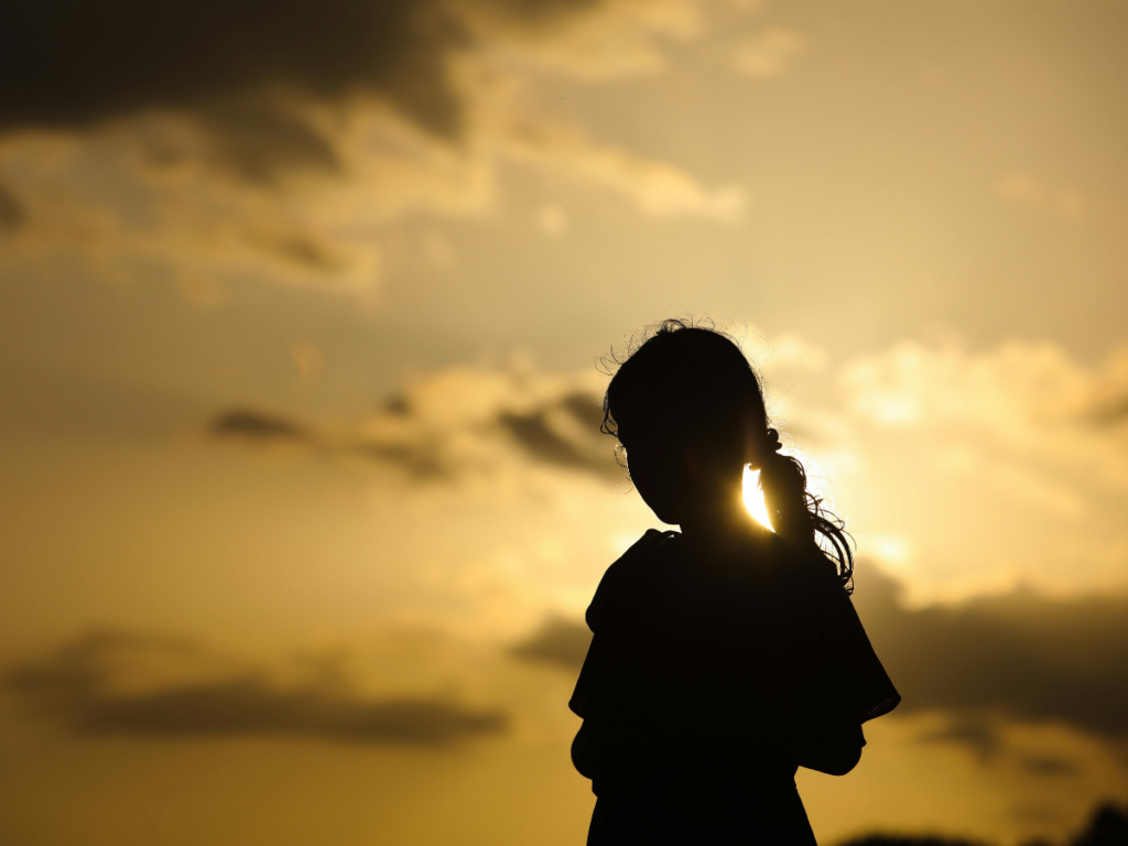 Kaluli Nachtklärung als Abendritual für Familien für ein ruhigeres Nervensystem. Nervensystem regulieren, Abendroutine