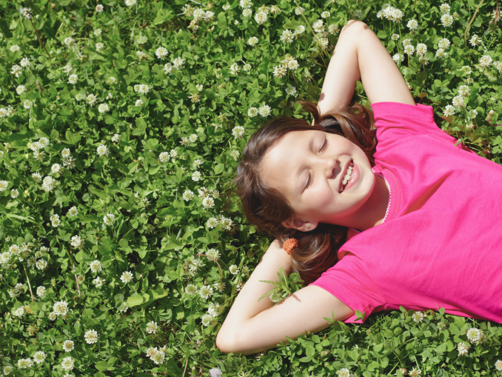 Sinnesspiele im Frühling zum Nervensystem regulieren für Kind und Mütter